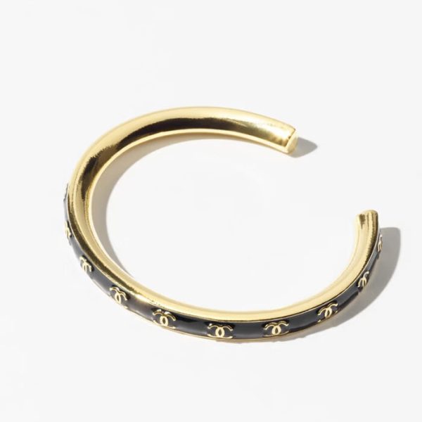 Chanel women's wide bracelet with classic double-C print - Image 4